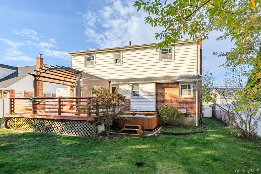 108 N Richmond Avenue, Massapequa, NY 11758 - Image #2