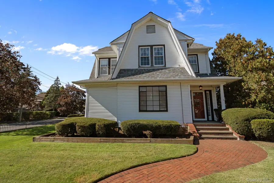 29 Summit Avenue, Lynbrook, NY 11563 - Image #2