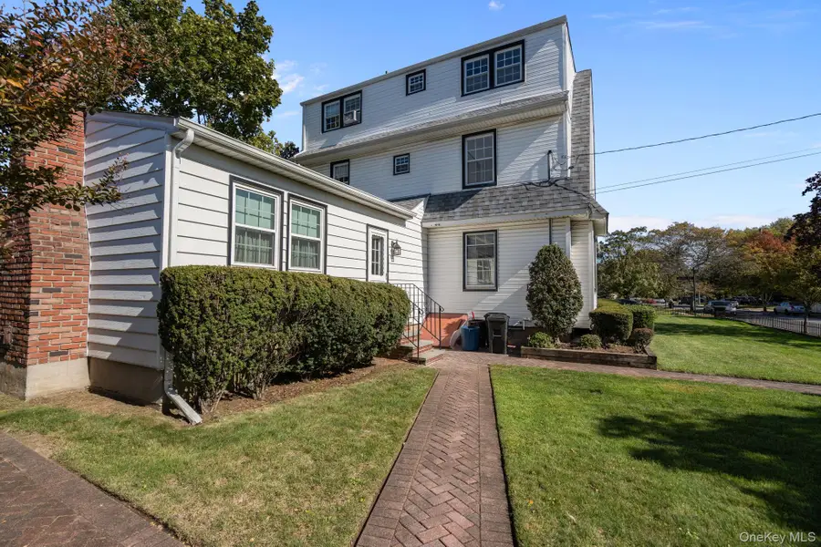 29 Summit Avenue, Lynbrook, NY 11563 - Image #3