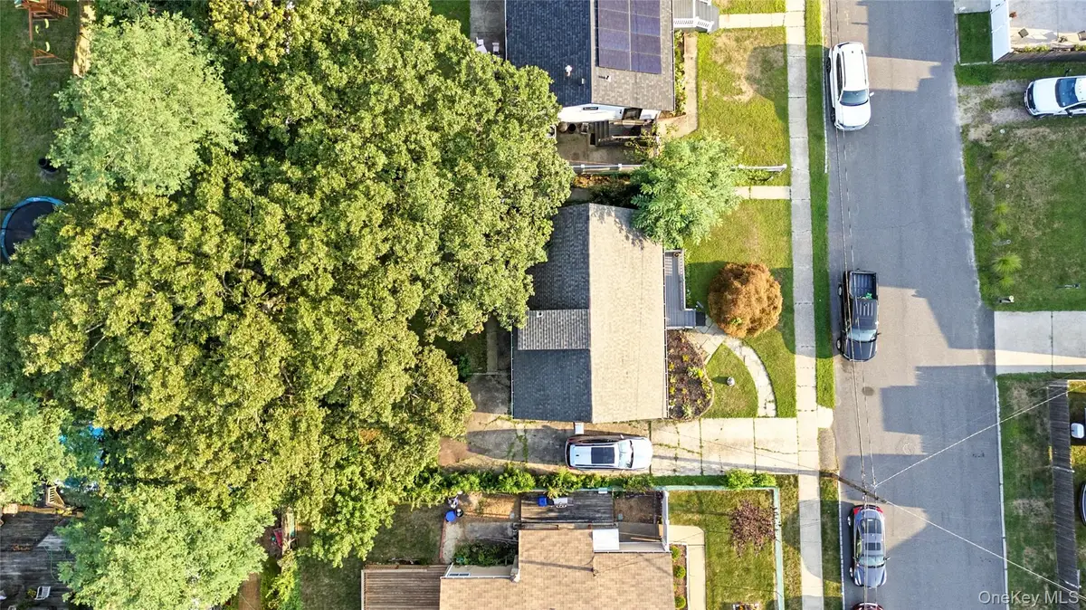 111 Sherbrooke Road, West Babylon, NY 11704 - Image #1