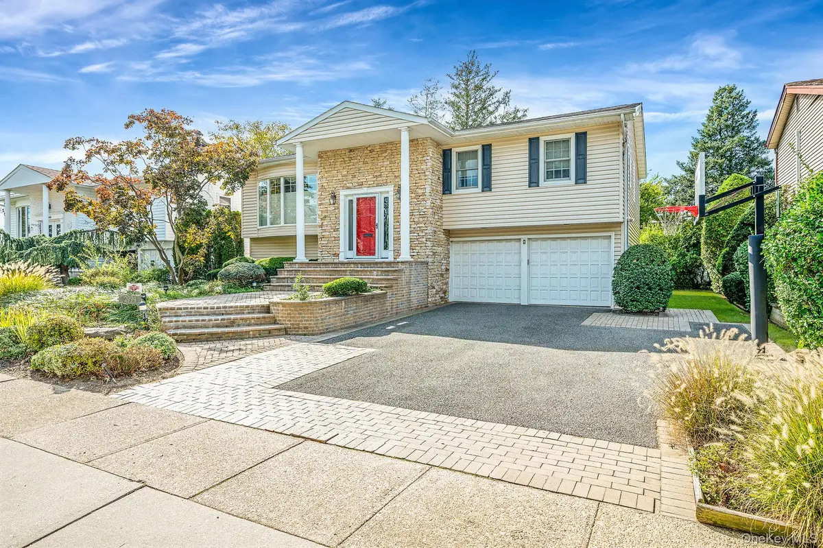 2994 Lonni Lane, Merrick, NY 11566 - Image #1