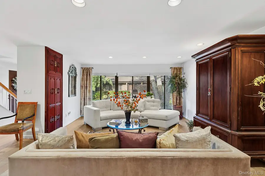 34 Pheasant Run #198, Roslyn, NY 11576 - Image #3