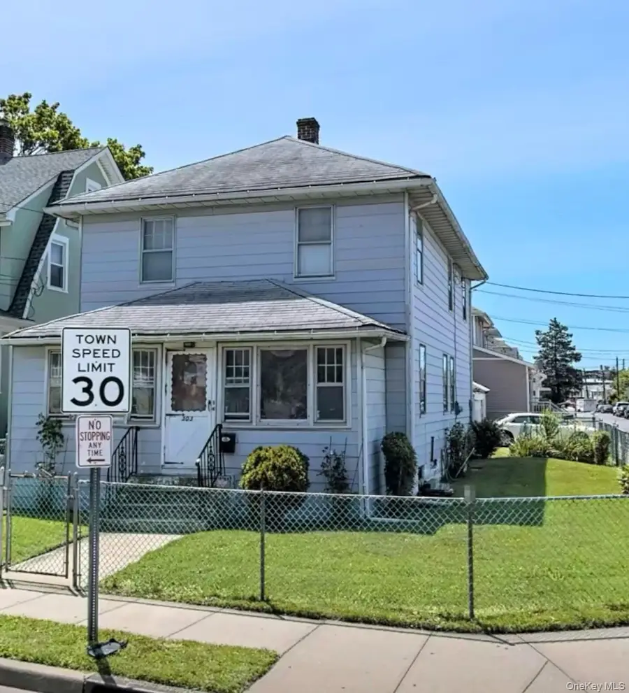 303 Bayview Avenue, Inwood, NY 11096 - Image #2