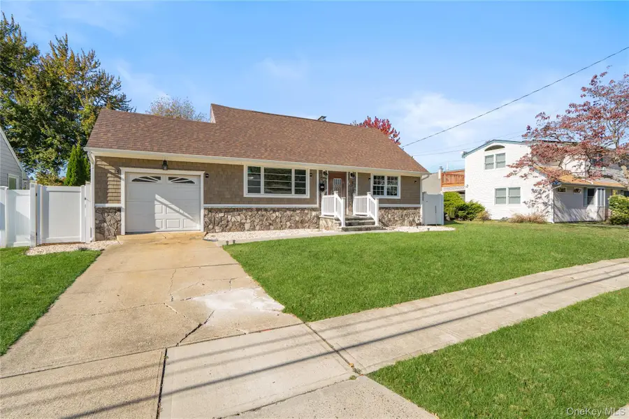 16 Smith Street, Hicksville, NY 11801 - Image #3