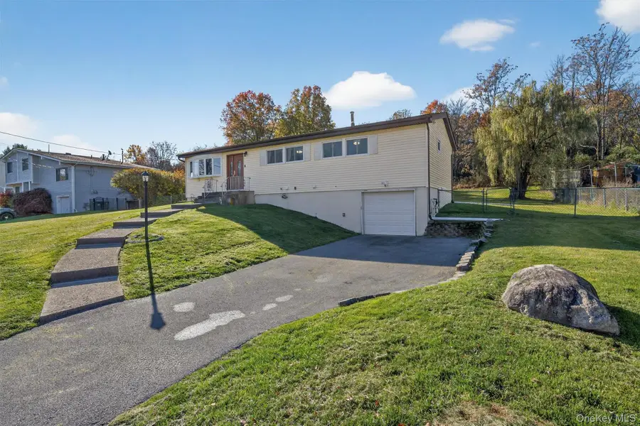 27 Cherrywood Drive, Goshen, NY 10924 - Image #3