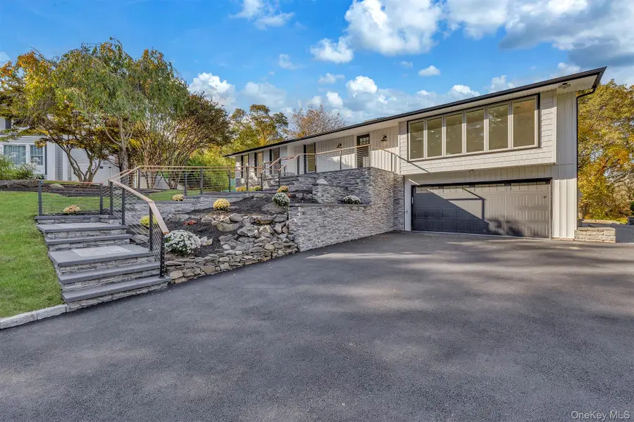 63 Woodland Lane, Smithtown, NY 11787 - Image #3