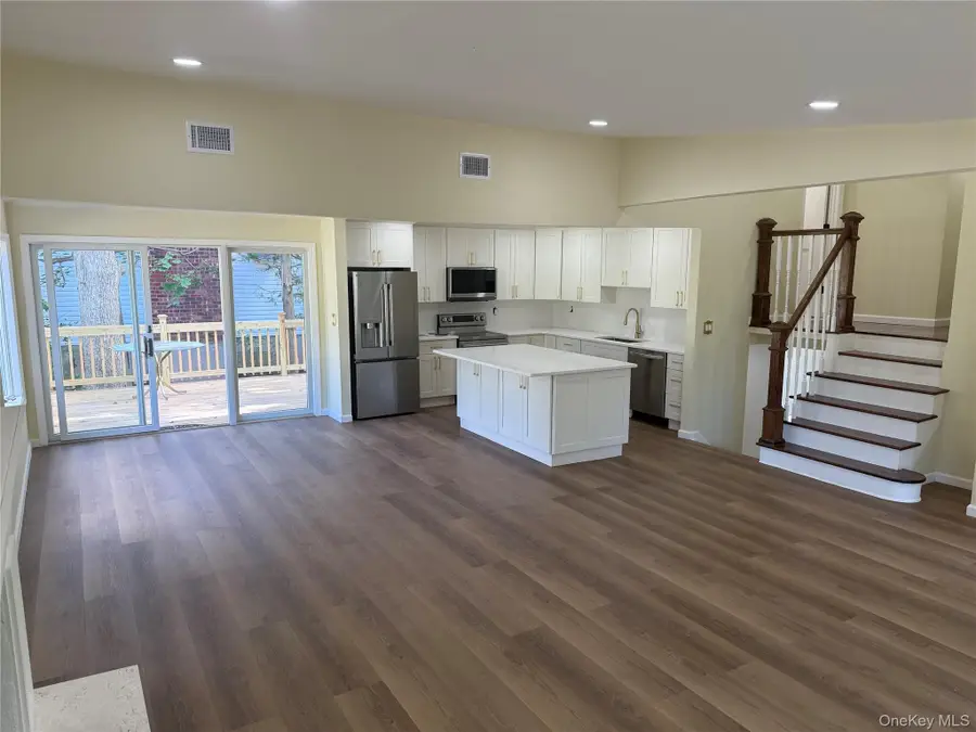 2 Arbor Gate, Old Bethpage, NY 11804 - Image #3