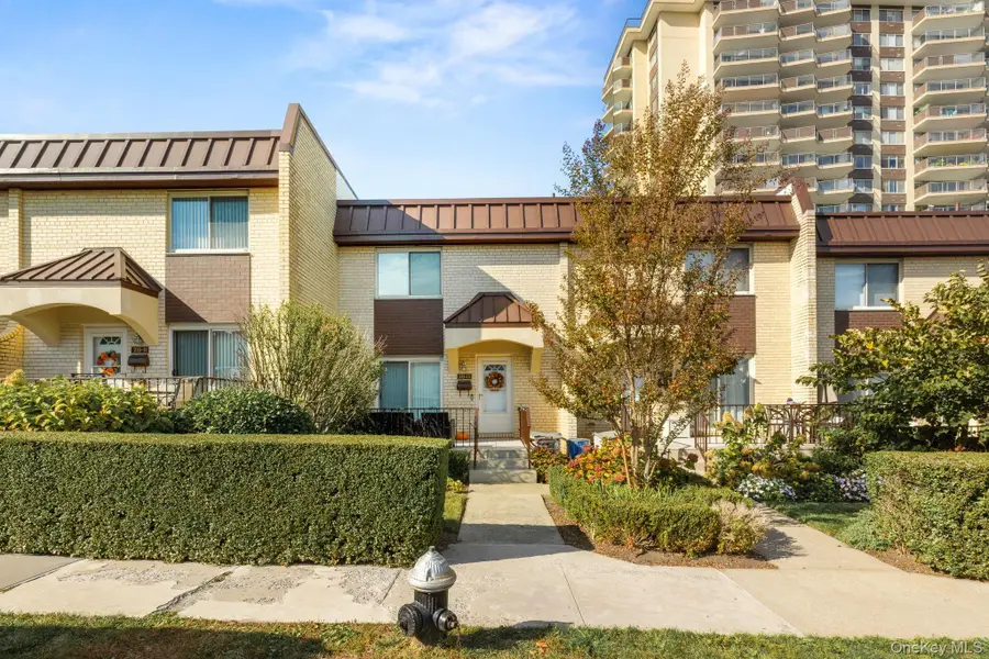 215-15 23 Avenue #TH, Bayside, NY 11360 - Image #3