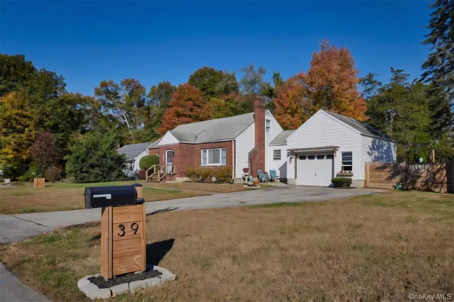 39 Alda Drive, Poughkeepsie, NY 12603 - Image #2