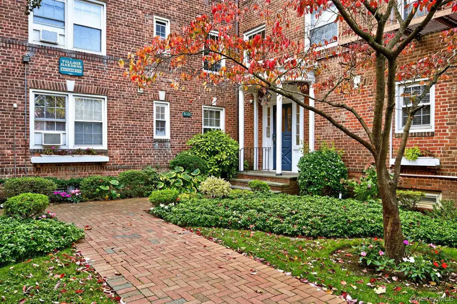 8 Welwyn Road #3F, Great Neck, NY 11021 - Image #2