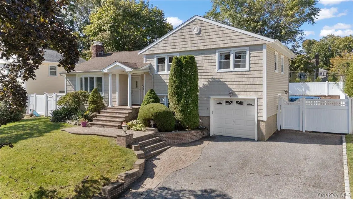 21 Eleanor Road, Plainview, NY 11803 - Image #1