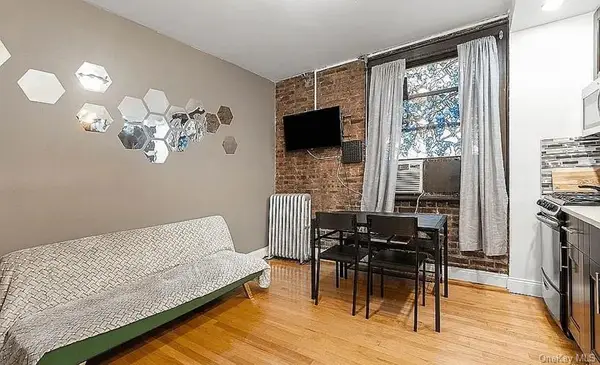 21-37 33rd Street #1E, Astoria, NY 11103