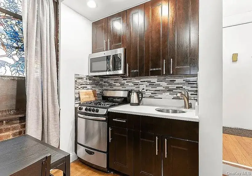 21-37 33rd Street #1E, Astoria, NY 11103 - Image #3