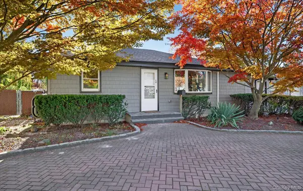 14 Muncey Road, Bay Shore, NY 11706