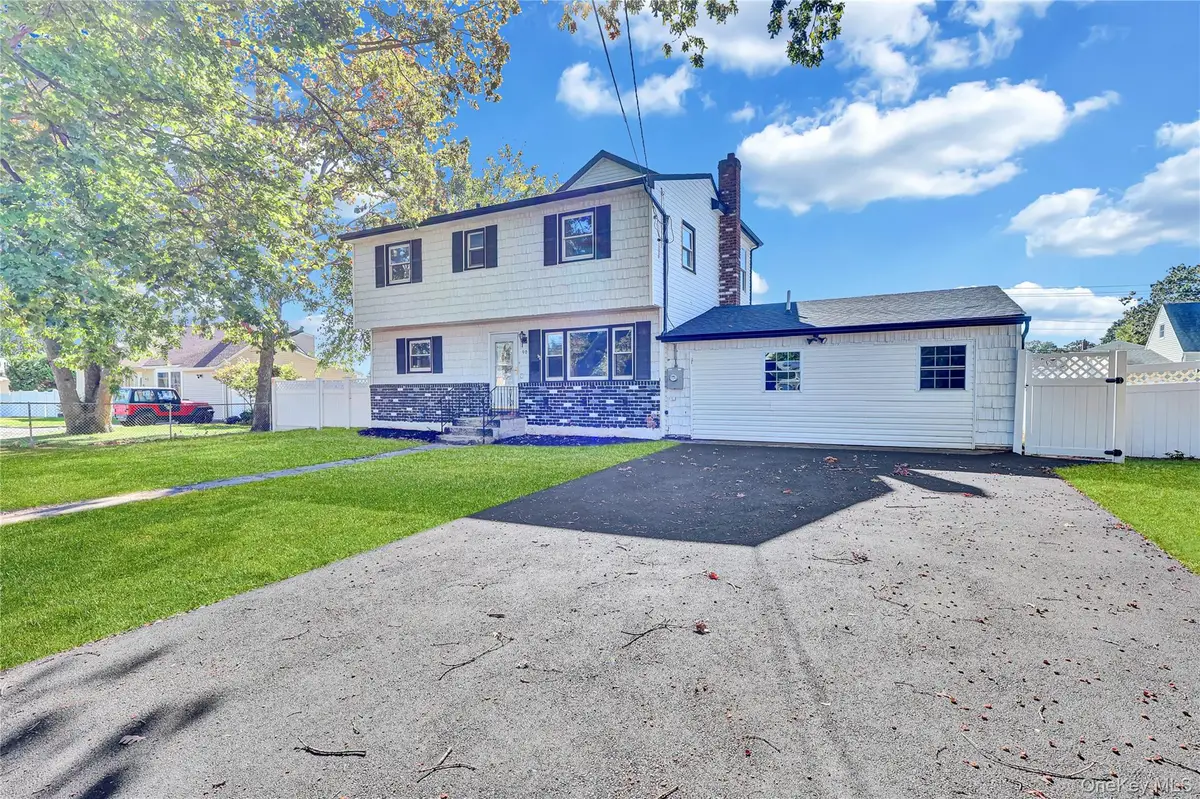 90 30th Street, Copiague, NY 11726 - Image #1