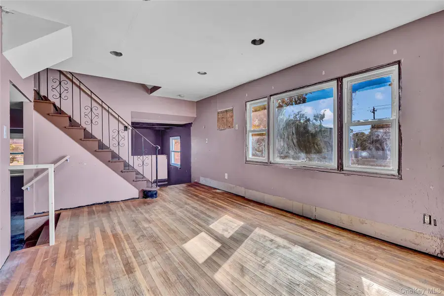 90 30th Street, Copiague, NY 11726 - Image #3