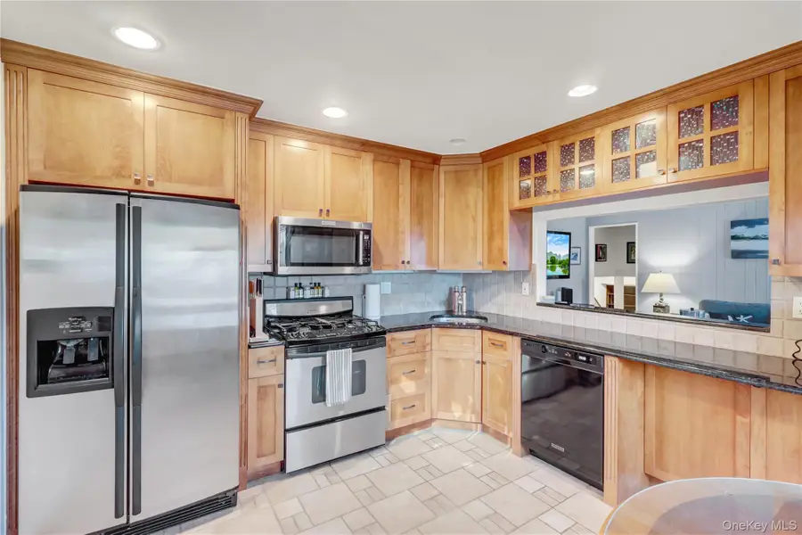 2 Fawn Place, Smithtown, NY 11787 - Image #3