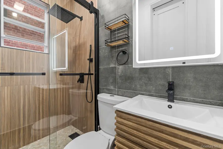 110 Walnut Street, Forest Hills, NY 11375 - Image #2