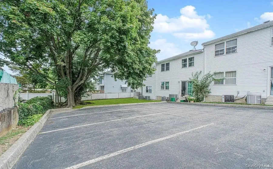 566 Buchanan Avenue, Staten Island, NY 10314 - Image #3