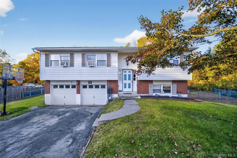 5 David Court, Poughkeepsie, NY 12603 - Image #2