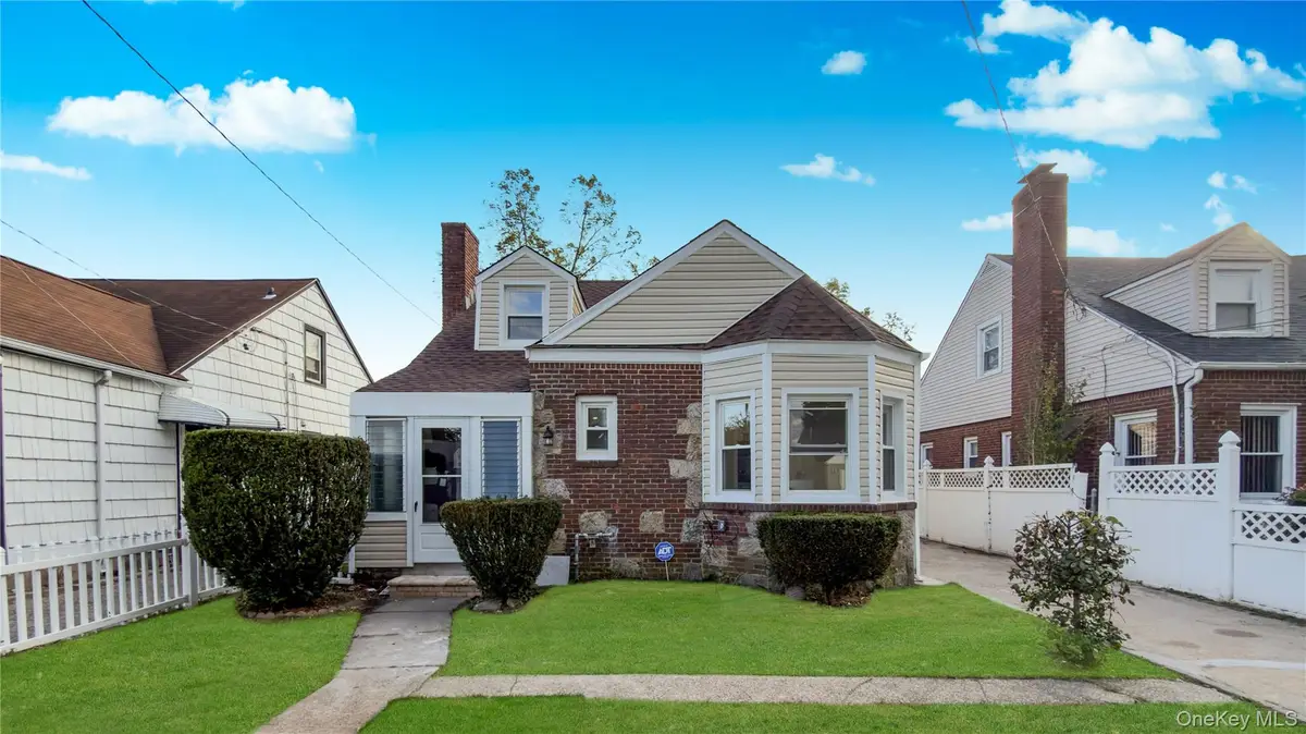 138 Windsor Parkway, Hempstead, NY 11550 - Image #1