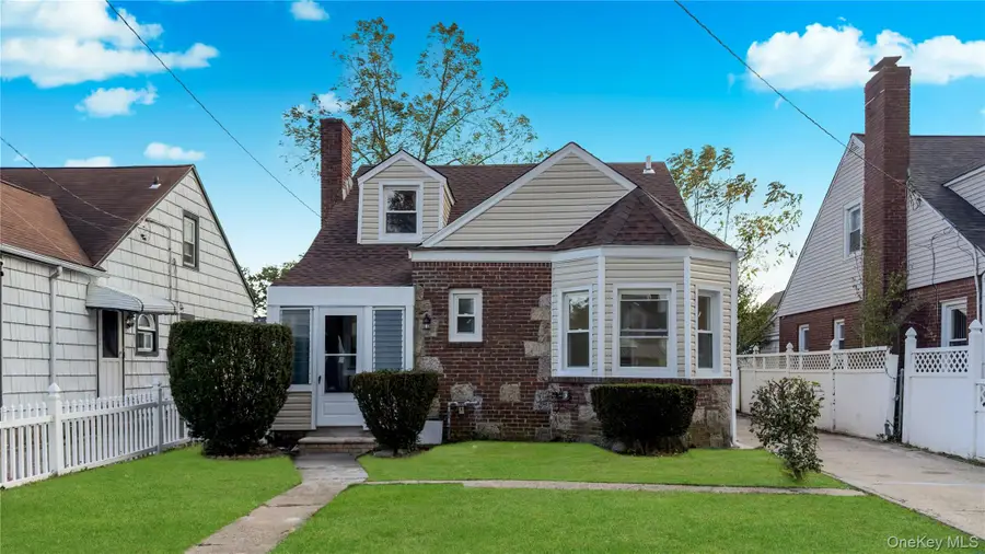 138 Windsor Parkway, Hempstead, NY 11550 - Image #2