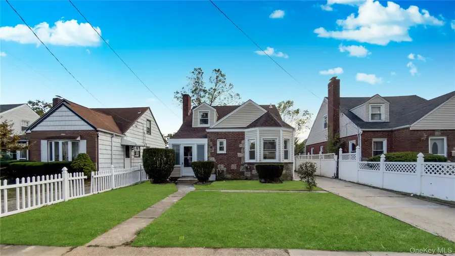 138 Windsor Parkway, Hempstead, NY 11550 - Image #3