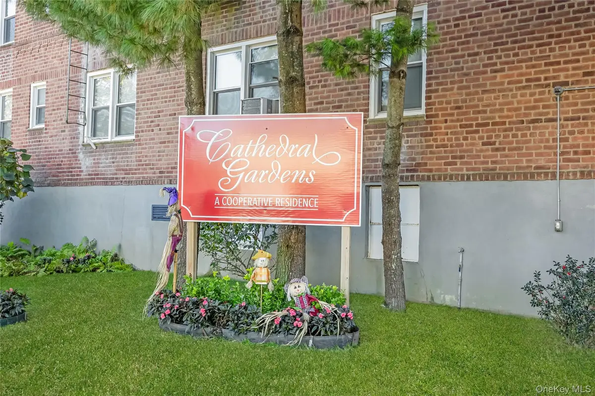 22 Mulford Place #2D, Hempstead, NY 11550 - Image #1