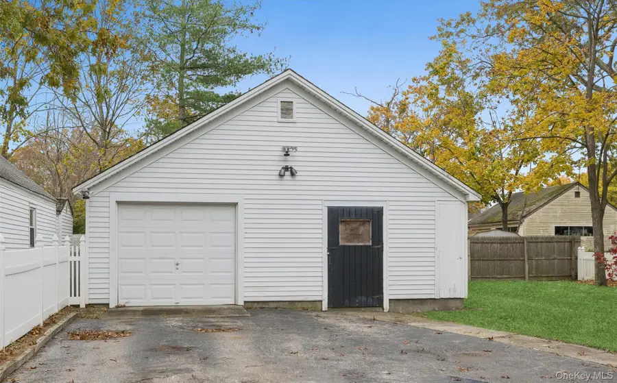 148 Woodhull Avenue, Riverside, NY 11901 - Image #3