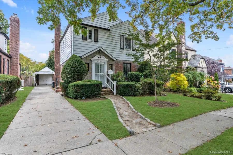 47-44 Glenwood Street, Little Neck, NY 11362 - Image #2