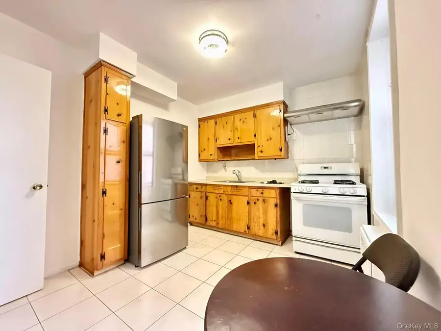 38-15 149 Street #3C, Flushing, NY 11354 - Image #2