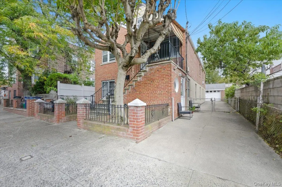 2708 Seymour Avenue, Bronx, NY 10469 - Image #1