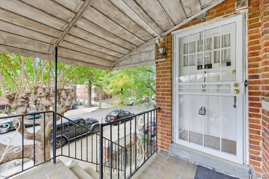 2708 Seymour Avenue, Bronx, NY 10469 - Image #2