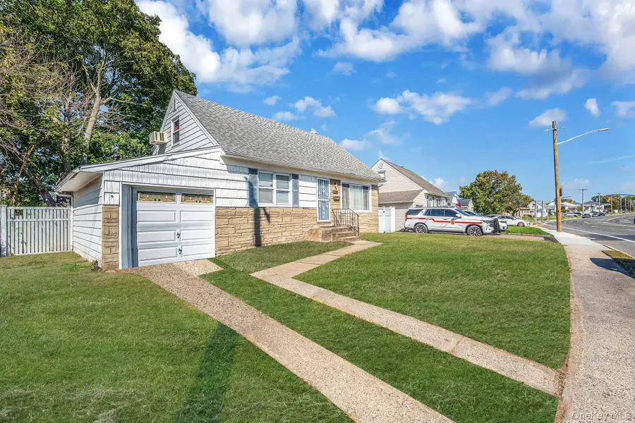 2001 N Jerusalem Road, East Meadow, NY 11554 - Image #3