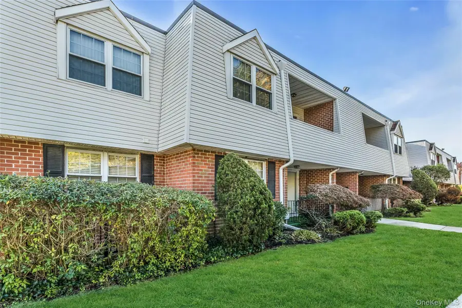 93 Palo Alto Drive, Plainview, NY 11803 - Image #2