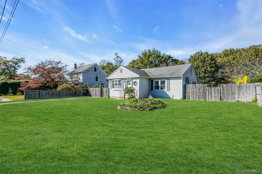 154 Ackerly Street, Riverhead, NY 11901 - Image #2