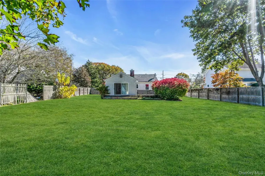 154 Ackerly Street, Riverhead, NY 11901 - Image #3