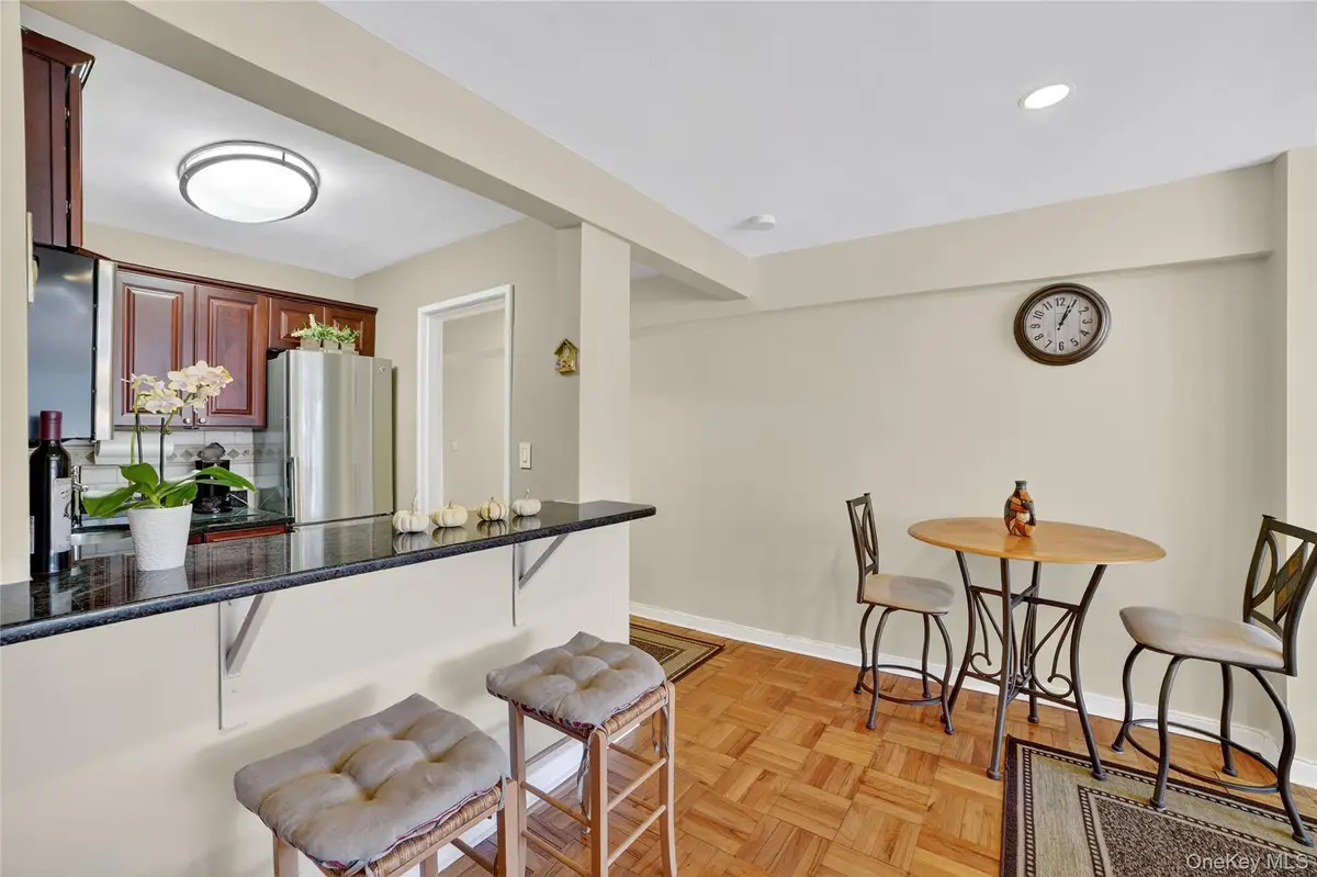 10 Old Mamaroneck Road #4K, White Plains, NY 10605 - Image #1
