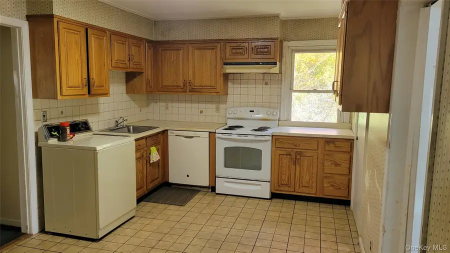 2 Stephens Lane, Valhalla, NY 10595 - Image #3