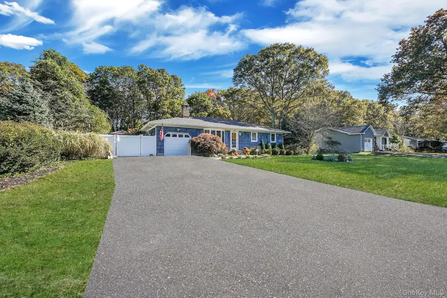 243 Robinson Avenue, East Patchogue, NY 11772 - Image #3