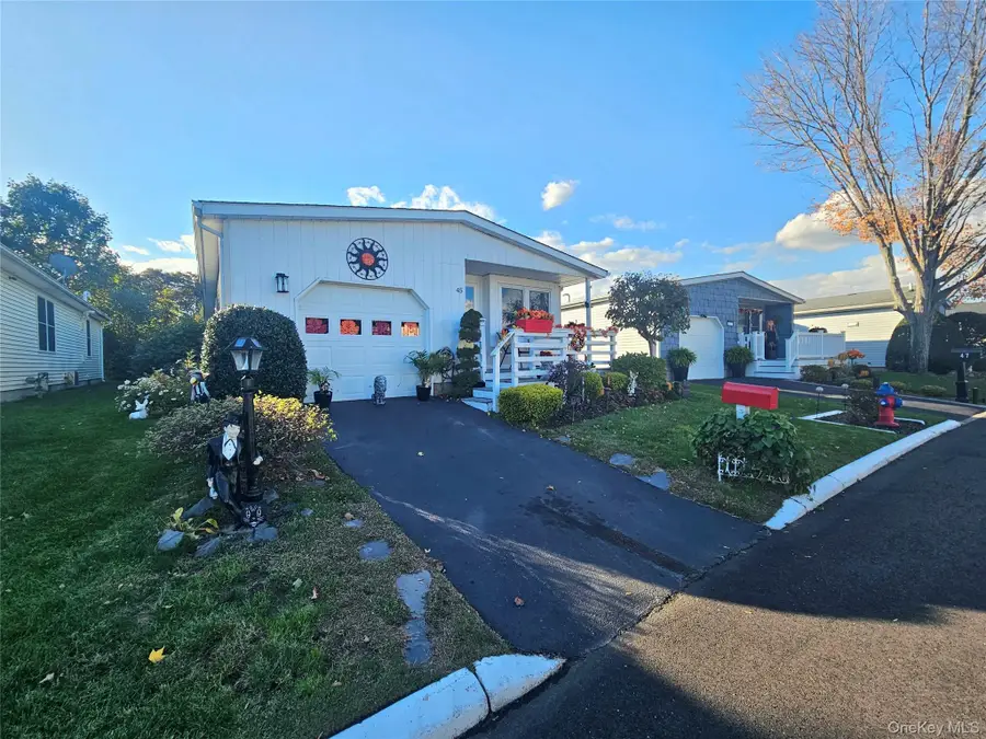 45 Dogwood Lane, Manorville, NY 11949 - Image #3