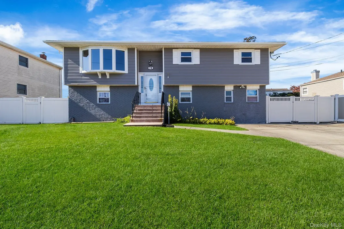 74 Venetian Prom, Lindenhurst, NY 11757 - Image #1