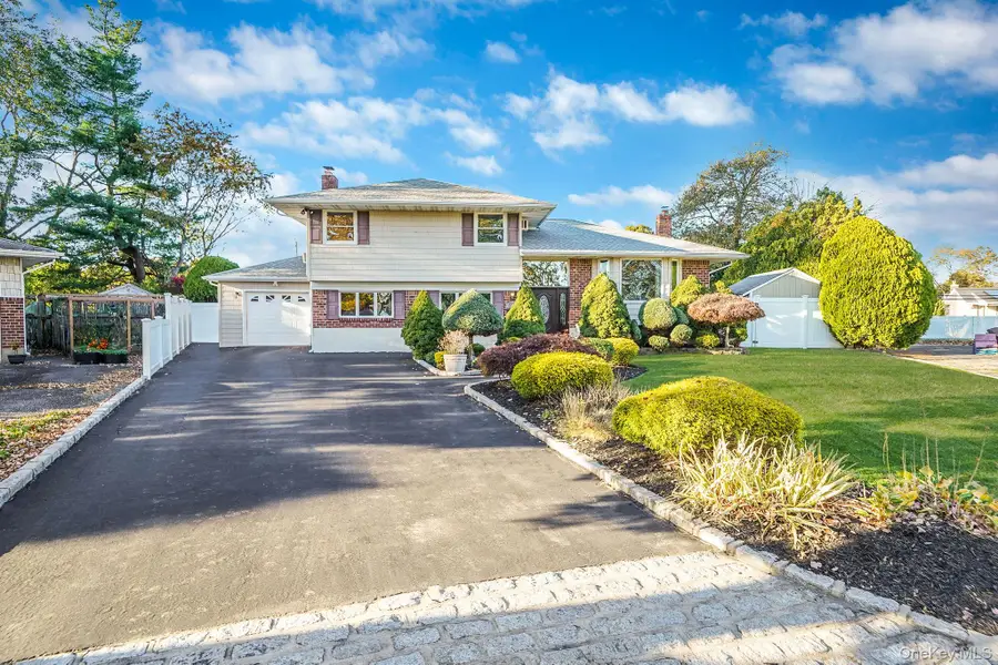 9 Dean Court, Commack, NY 11725 - Image #2