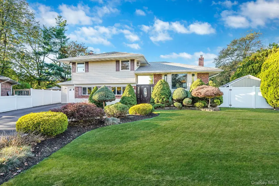 9 Dean Court, Commack, NY 11725 - Image #3