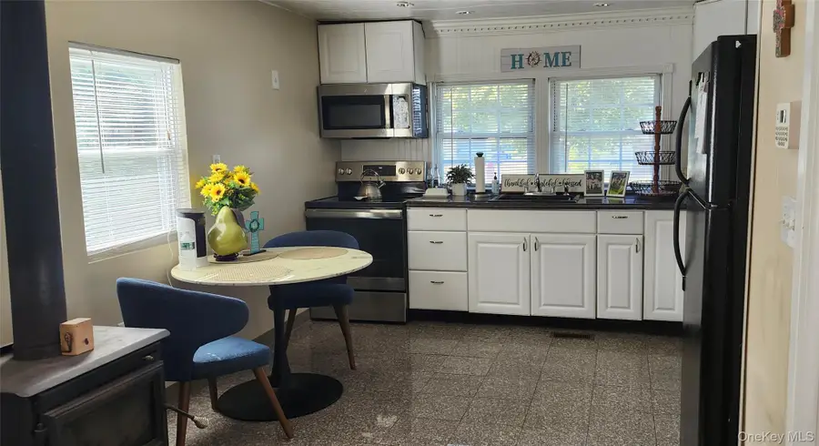 75 Minuteman Drive, Bohemia, NY 11716 - Image #2