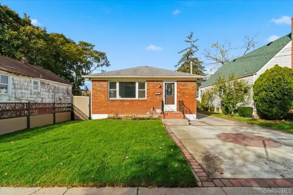 1040 Brookside Avenue, Uniondale, NY 11553