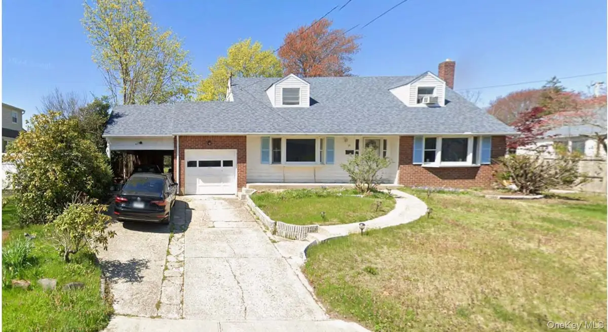 39 Grover Lane, East Northport, NY 11731 - #1