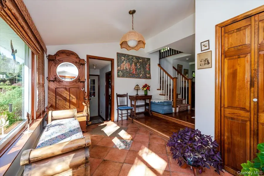 27 Cold Spring Hills Road, Huntington, NY 11743 - Image #2