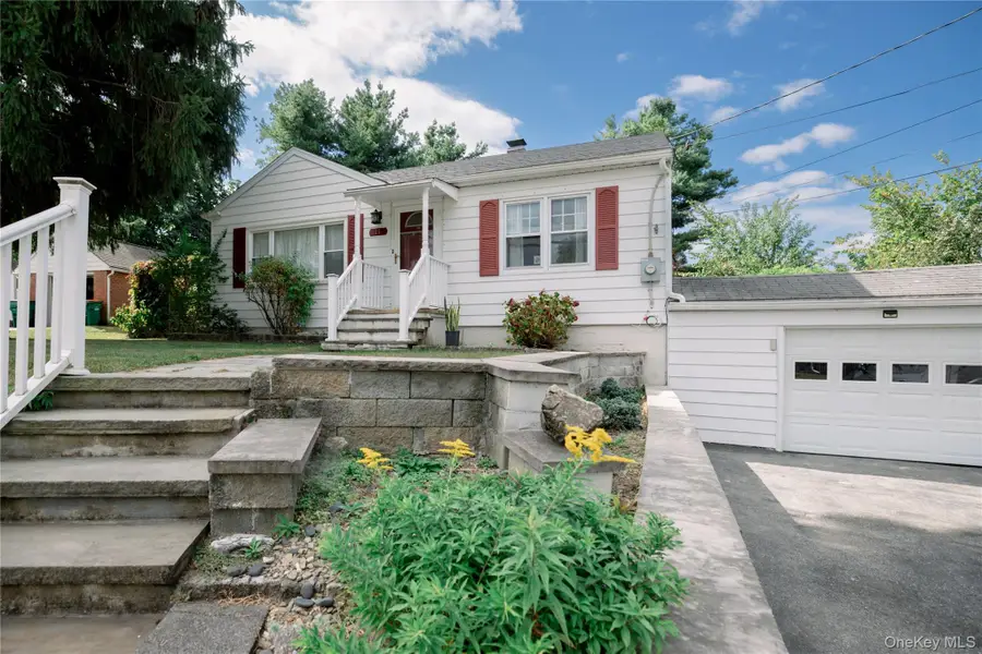 15 E Dogwood Drive, Poughkeepsie, NY 12601 - Image #2