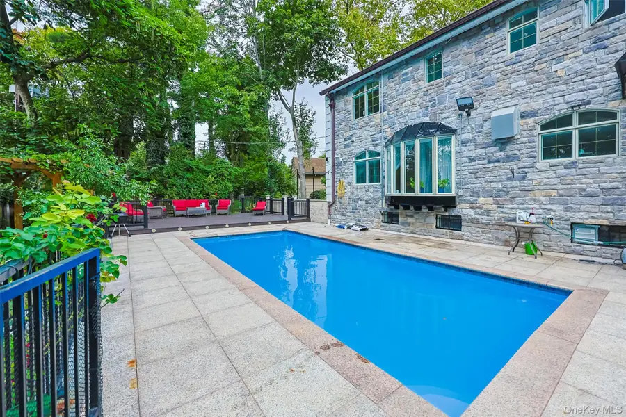 26 Rivers Drive, Great Neck, NY 11020 - Image #2